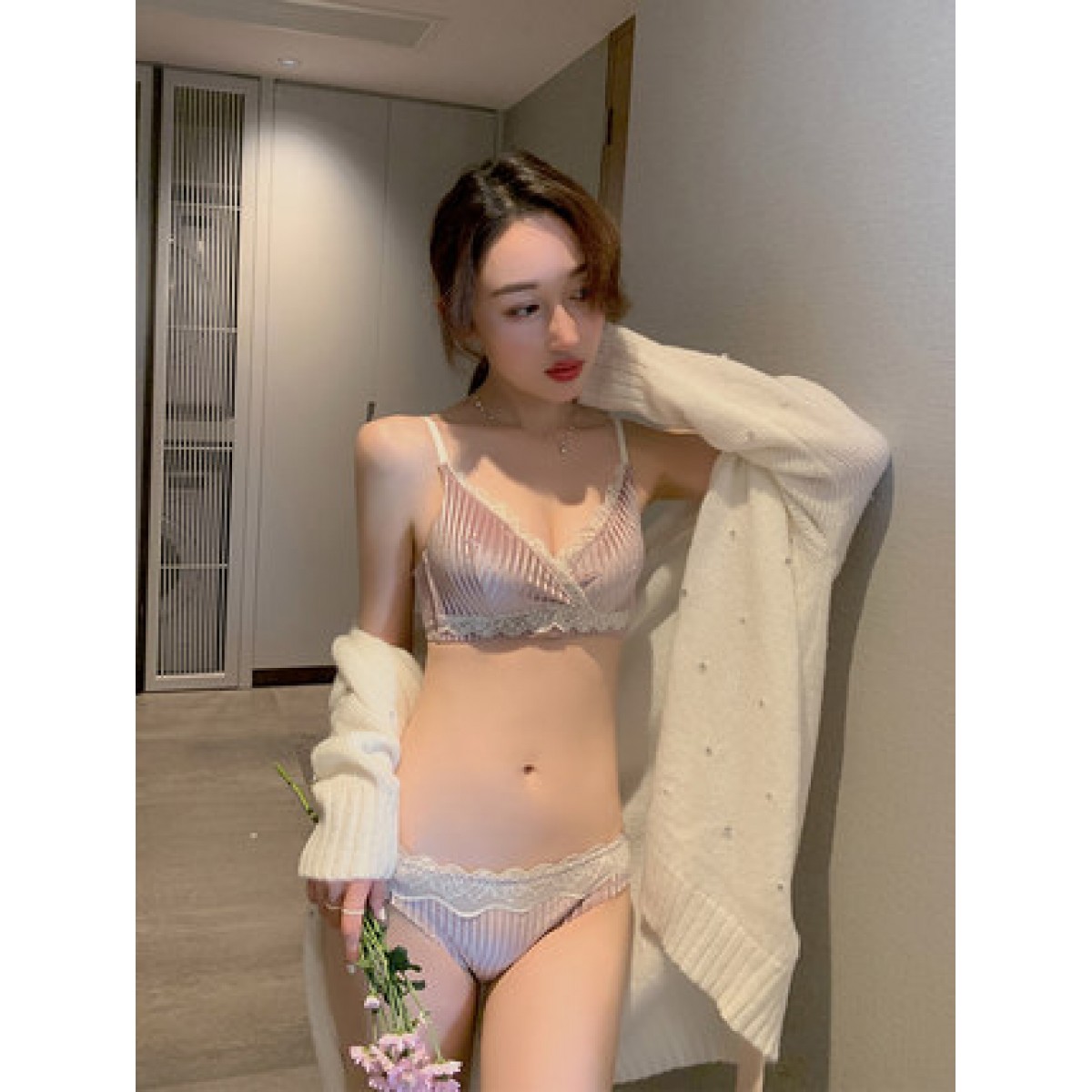 法式内衣女薄款大胸显小蕾丝天鹅绒聚拢上托防下垂性感文胸套装