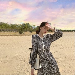 法式复古收腰显瘦气质长袖打底内搭碎花连衣裙女春秋装2021年新款